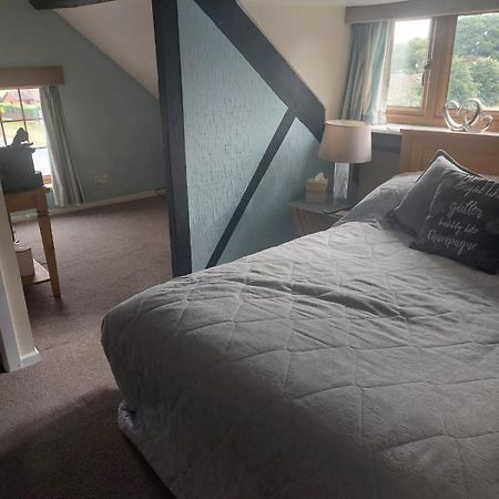 The Blue Bell Hotell Boroughbridge Eksteriør bilde